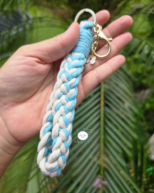 Light blue and white Macrame Wrislet