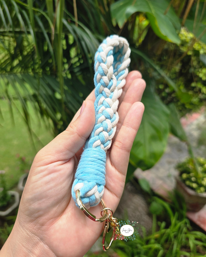 Light blue and white Macrame Wrislet