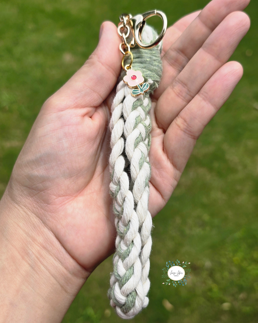Light Green and Off White Macrame Wrislet