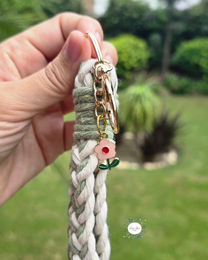 Light Green and Off White Macrame Wrislet